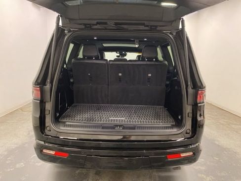 Used 2024 Jeep Wagoneer Series II AWD/4WD image 33