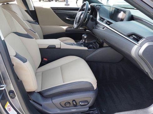 Used 2019 Lexus ES 350 w/ Premium Package image 13