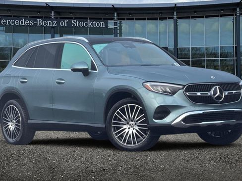 Used 2025 Mercedes-Benz GLC 300 GLC 300 image 2