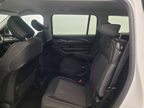 Used 2023 Jeep Grand Cherokee L Laredo AWD/4WD image 18