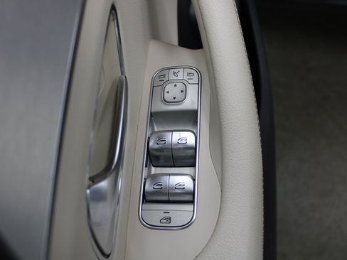 Used 2020 Mercedes-Benz GLE 350 4MATIC w/ Premium Package image 13