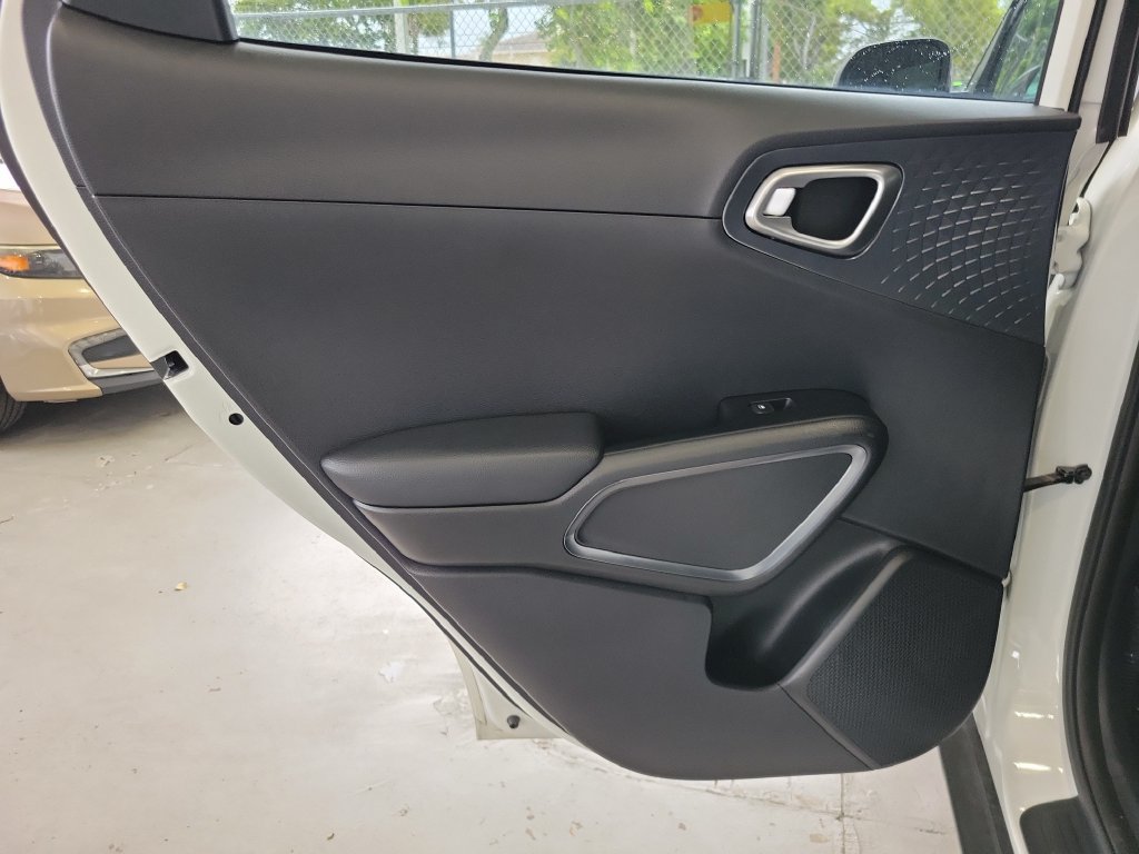 Used 2020 Kia Soul S FWD image 13
