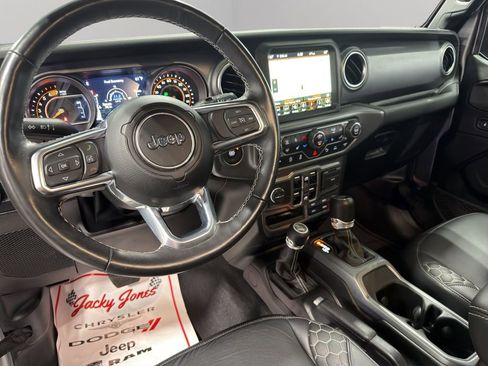 Used 2023 Jeep Wrangler Unlimited Sahara w/ LED Lighting Group AWD/4WD image 5