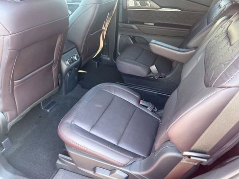 Certified 2025 Ford Explorer Platinum w/ Ultimate Package AWD/4WD image 15