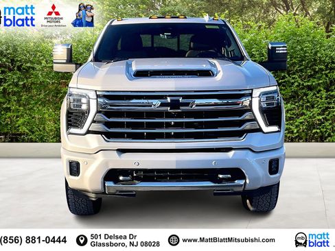 Used 2024 Chevrolet Silverado 2500 High Country w/ High Country Premium Package image 3