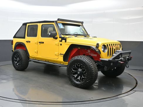 Used 2021 Jeep Wrangler Unlimited Rubicon AWD/4WD image 11