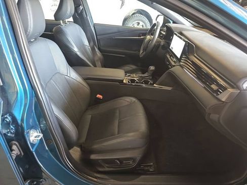 Used 2025 Toyota Camry XSE FWD image 12