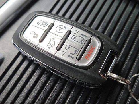 Used 2019 Chrysler Pacifica Touring-L Plus w/ Advanced Safetytec Group image 38