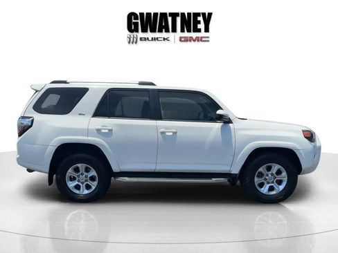 Used 2019 Toyota 4Runner SR5 RWD image 4
