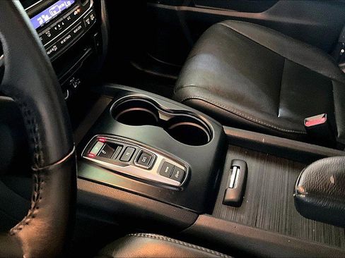 Used 2020 Honda Pilot Touring image 12