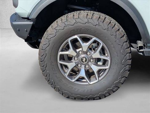 Used 2024 Ford Bronco Badlands image 21