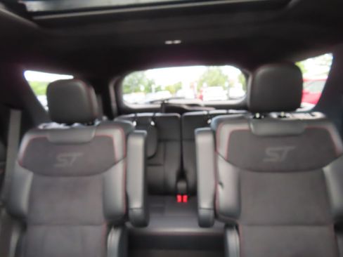 Used 2025 Ford Explorer ST AWD/4WD image 37