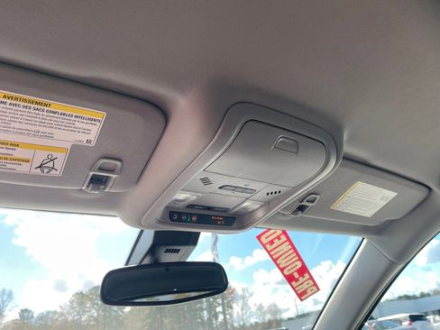 Used 2021 GMC Terrain SLT image 19