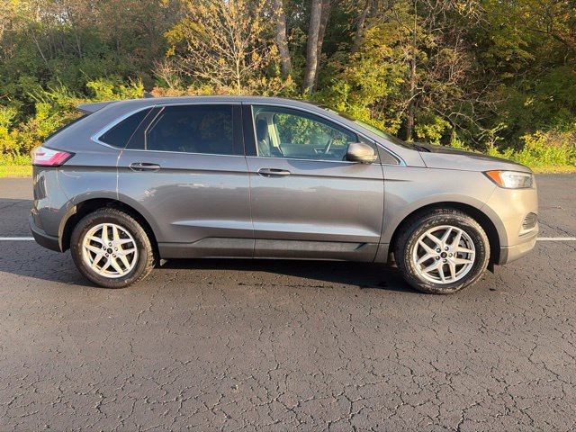 Used 2024 Ford Edge SEL AWD/4WD image 9