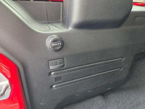Used 2024 Jeep Wrangler Unlimited AWD/4WD image 39