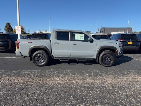New 2026 Nissan Frontier PRO-4X w/ Pro-4x Convenience Package image 2