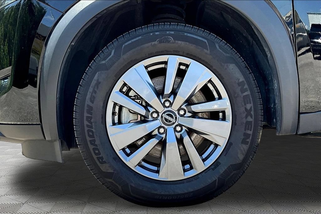 Used 2025 Nissan Pathfinder SV AWD/4WD image 34