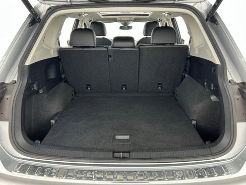 Used 2022 Volkswagen Tiguan SE image 35
