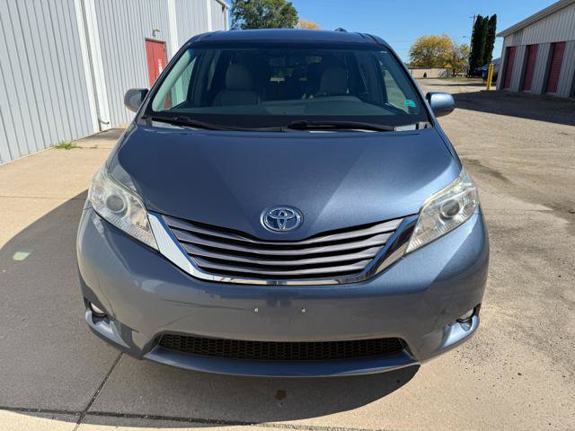 Used 2015 Toyota Sienna XLE AWD/4WD image 4