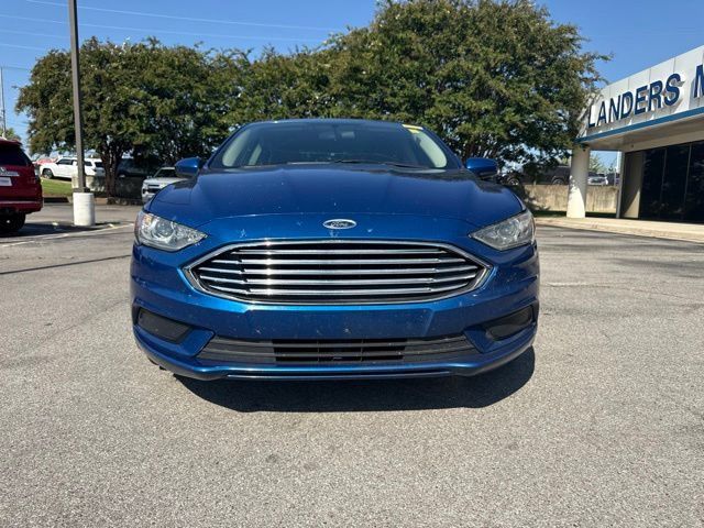 Used 2017 Ford Fusion SE w/ Fusion SE Technology Package FWD image 19