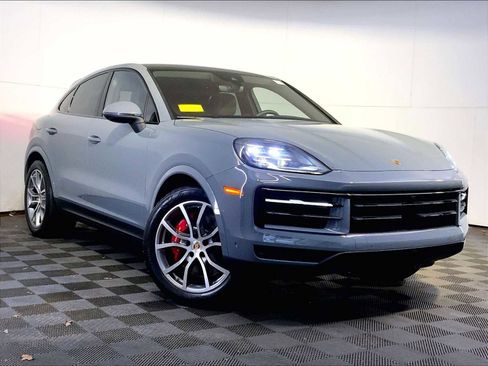 Certified 2024 Porsche Cayenne S image 9