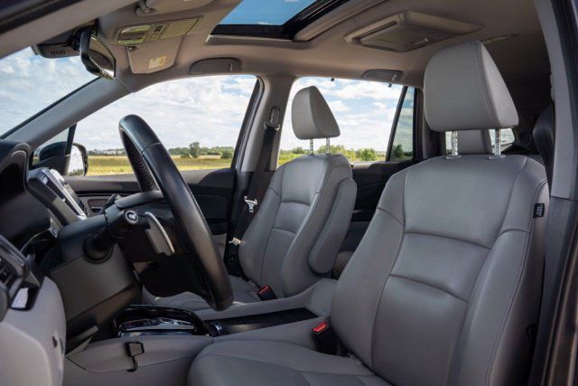 Used 2017 Honda Pilot Touring image 14