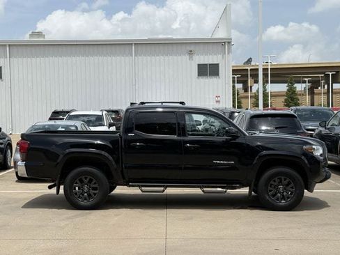 Used 2023 Toyota Tacoma SR5 w/ SR5 Appearance Package RWD image 3