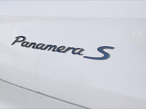 Used 2016 Porsche Panamera S image 24