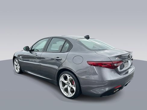 Used 2018 Alfa Romeo Giulia Ti Sport w/ Quick Order Package 22S Sport image 5