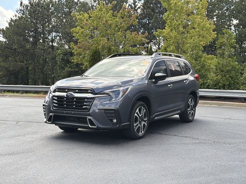 Used 2025 Subaru Ascent Touring AWD/4WD image 14