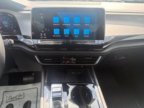 Used 2025 Volkswagen Atlas Cross Sport SE FWD image 20