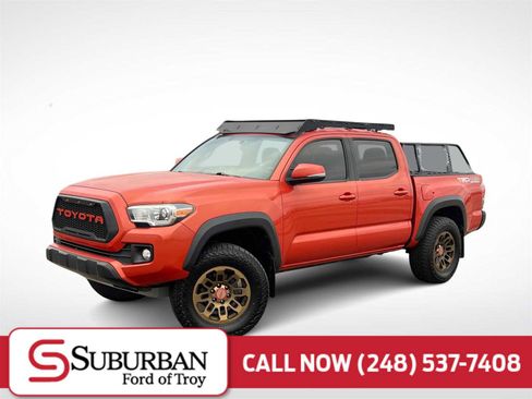 Used 2017 Toyota Tacoma TRD Off-Road image 1