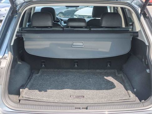 Used 2022 Volkswagen Tiguan SE image 24