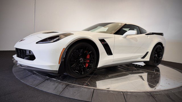 Used 2015 Chevrolet Corvette Z06 w/ 3LZ Preferred Equipment Group RWD image 22