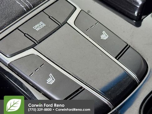 Used 2017 Kia Cadenza Premium w/ Luxury Package image 20