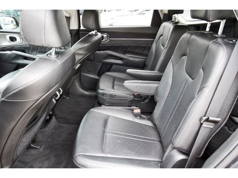 Certified 2023 Kia Sorento SX FWD image 10