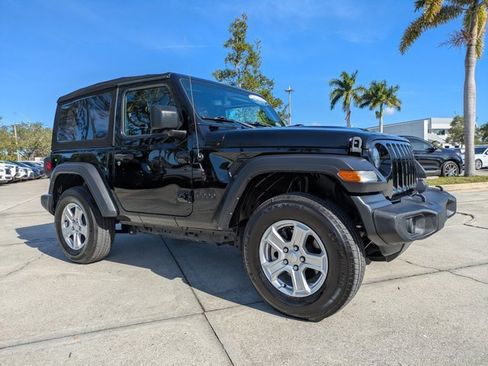 Used 2022 Jeep Wrangler Sport S image 2