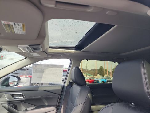 New 2026 Nissan Rogue Platinum image 13