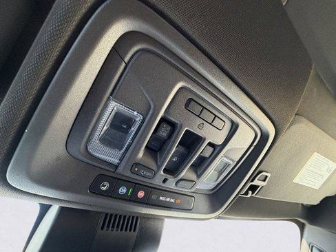 Used 2024 GMC Sierra 1500 SLT w/ SLT Premium Plus Package image 34