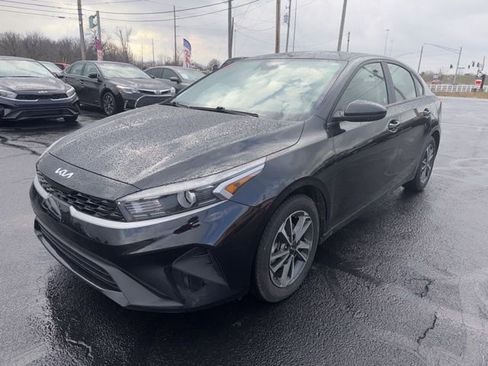 Used 2024 Kia Forte LXS image 3