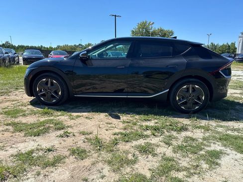 New 2025 Kia EV6 Light w/ Light LR Technology Package image 6