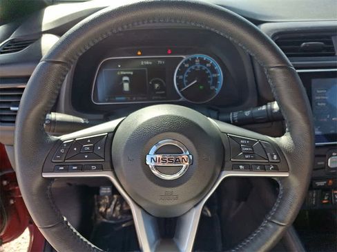 Used 2022 Nissan Leaf SV image 16