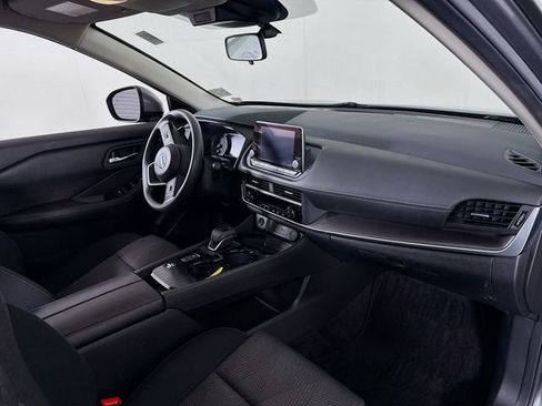 Certified 2024 Nissan Rogue SV image 26