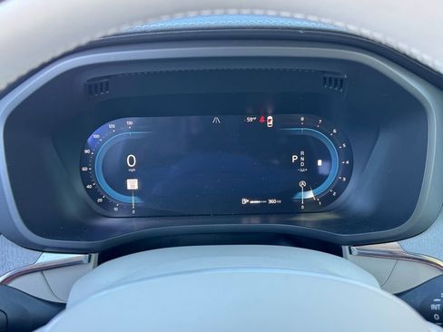 Used 2025 Volvo XC60 B5 Ultra w/ Protection Package Premier image 30