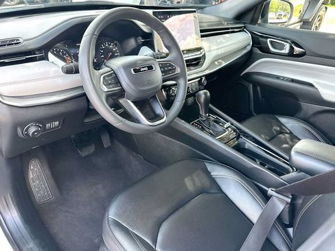 Used 2025 Jeep Compass Limited AWD/4WD image 18