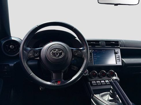 Used 2023 Toyota GR86 w/ ALL Weather Mat Package (TMS) RWD image 20