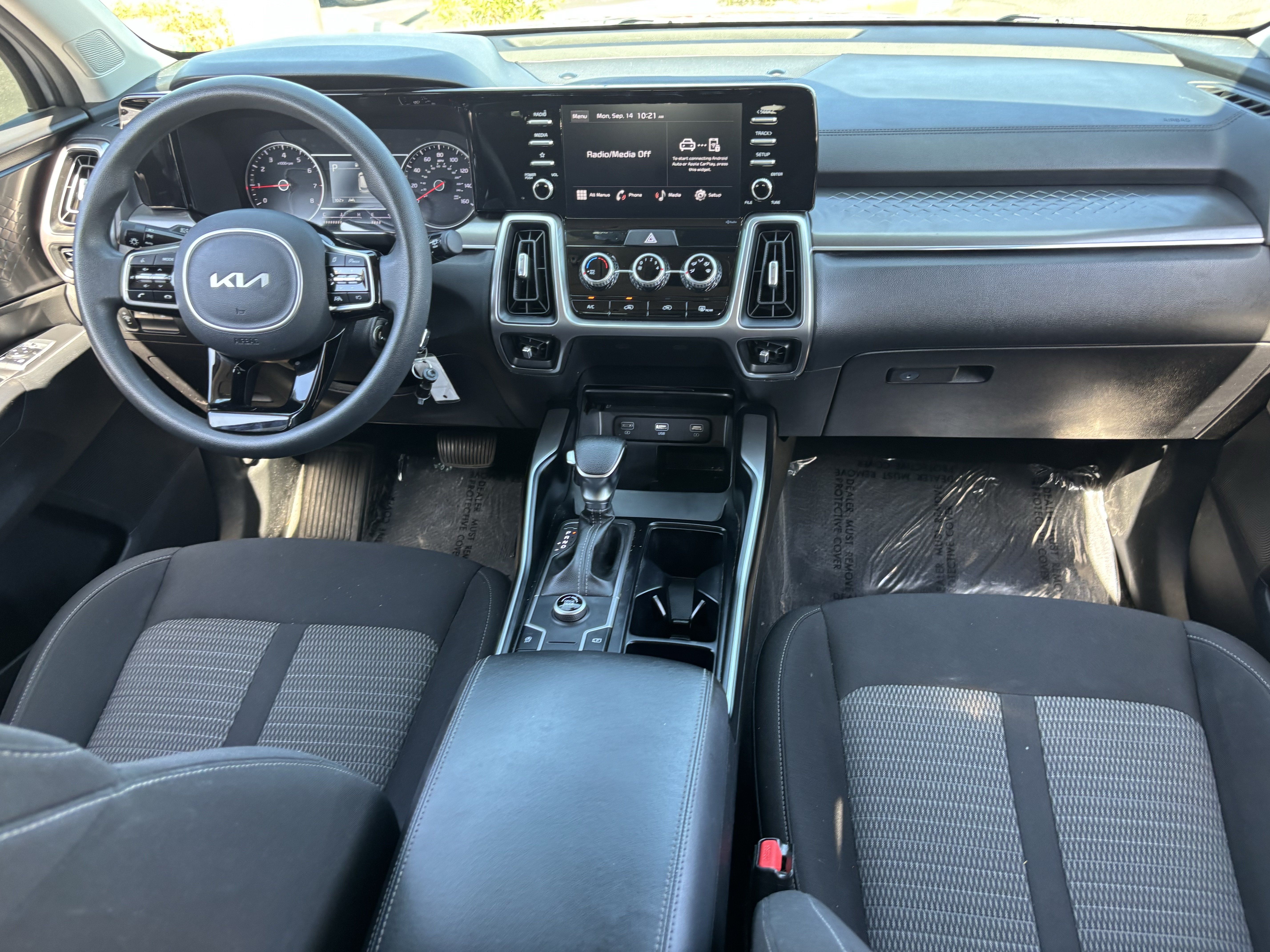 Certified 2022 Kia Sorento LX FWD image 13