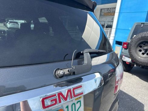 Used 2011 GMC Acadia SLE FWD image 11