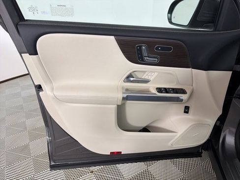 New 2026 Mercedes-Benz GLB 250 4MATIC image 12