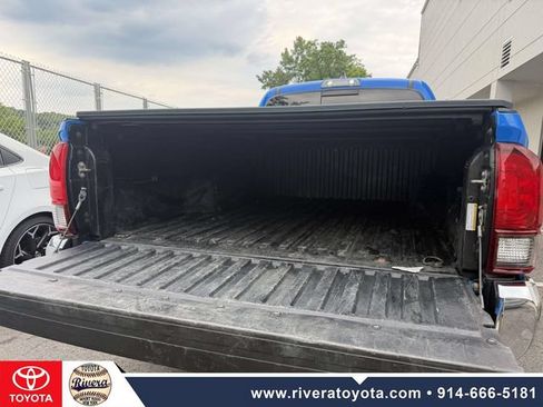 Used 2020 Toyota Tacoma SR5 AWD/4WD image 18